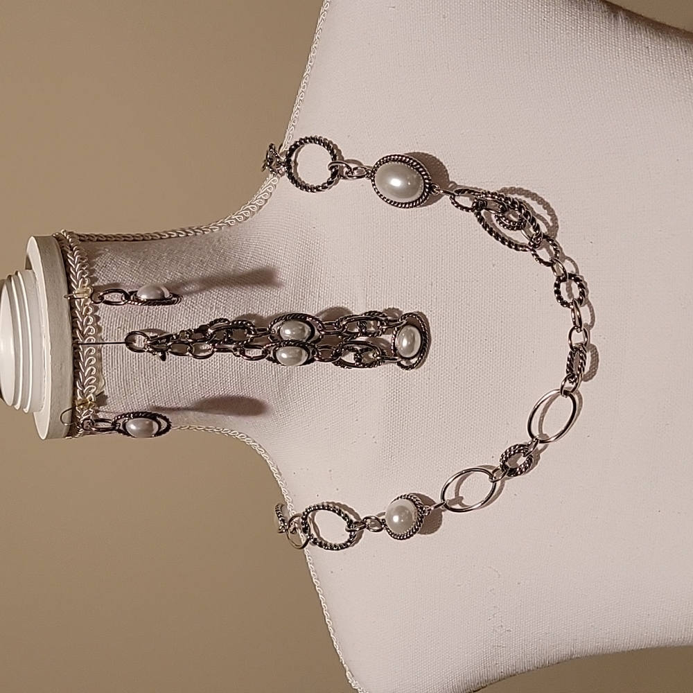 Premier designs set necklace, bracelet & earrings.  BEAUTIFUL